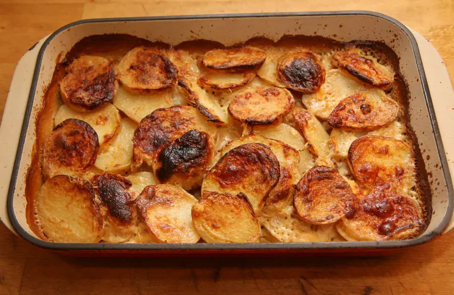 اكلات بالبطاطس والجبن سريعة التحضير: وجبات عشاء فاخرة في 15 دقيقة 3 اكلات بالبطاطس والجبن سريعة ولذيذة (في 10 دقائق)