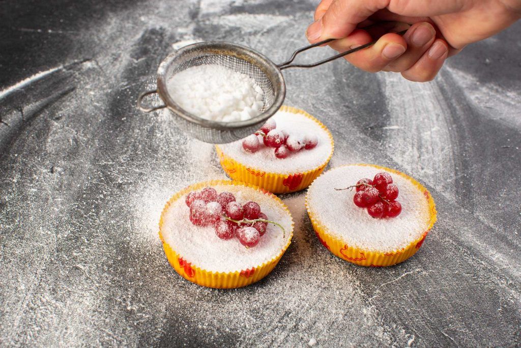 How to make sugar glass decorations for cakes step by step