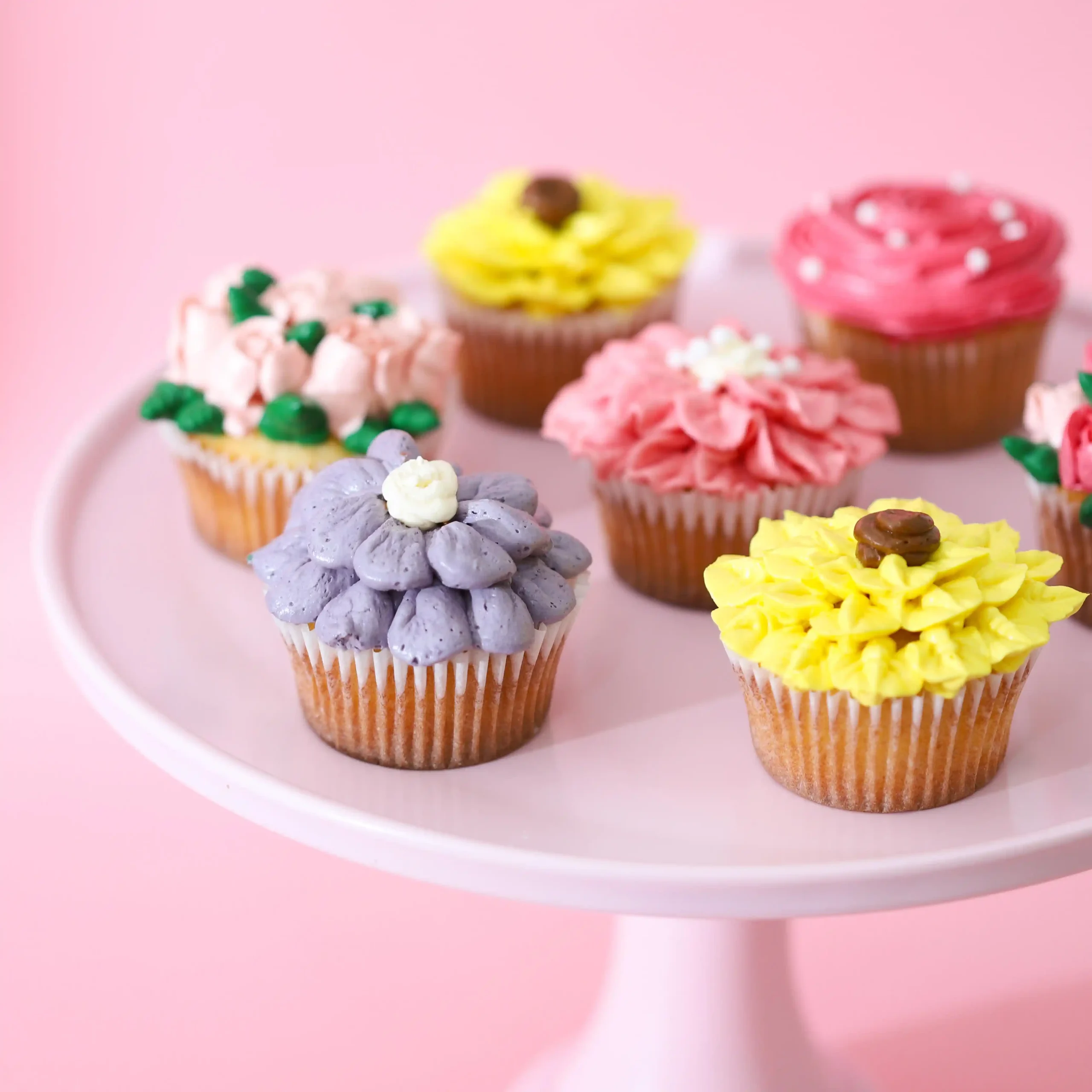 WhatsApp Image 2025 07 30 at 3.38.10 AM 2 scaled - Decorating flower cupcakes