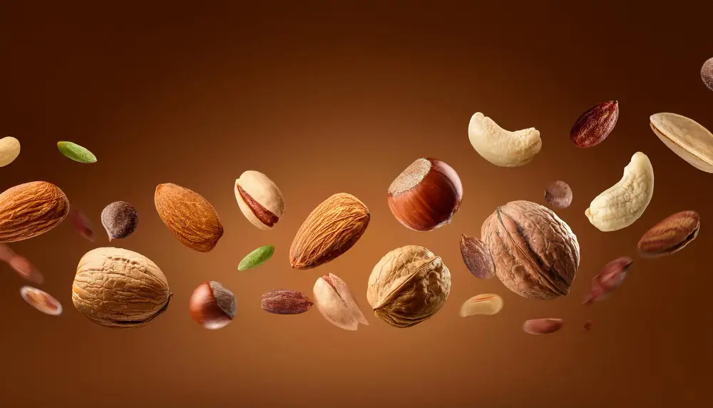 طريقة حفظ المكسرات في الفريزر لتوفير المال وحماية النكهة