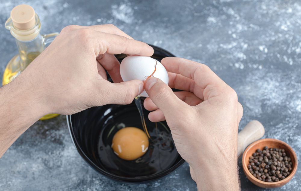 طرق معرفة البيضة الفاسدة بسهولة قبل الطهي - خطوات عملية