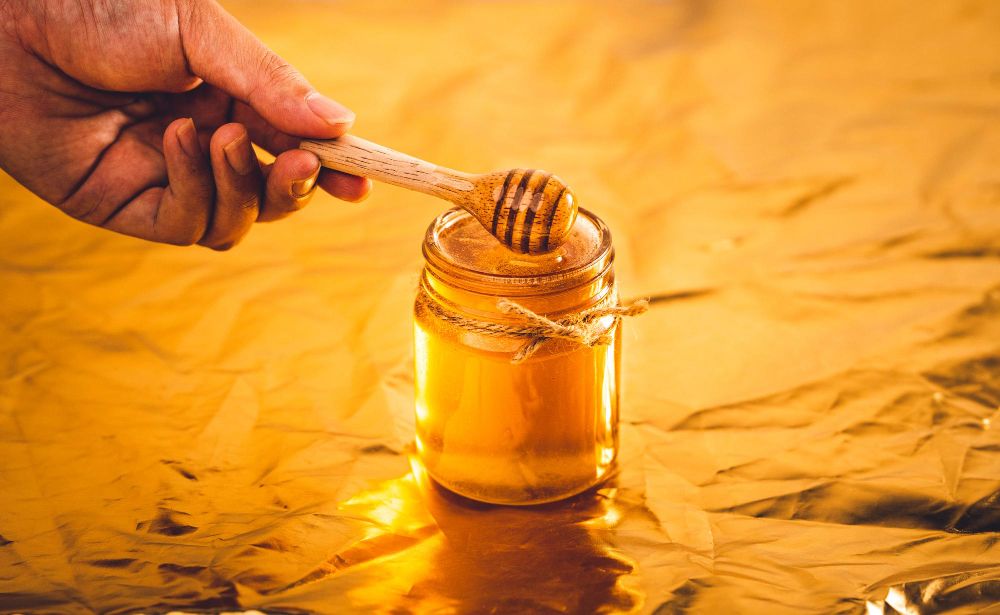 فوائد عسل السدر على الريق للنساء - سر جمالكِ الدائم